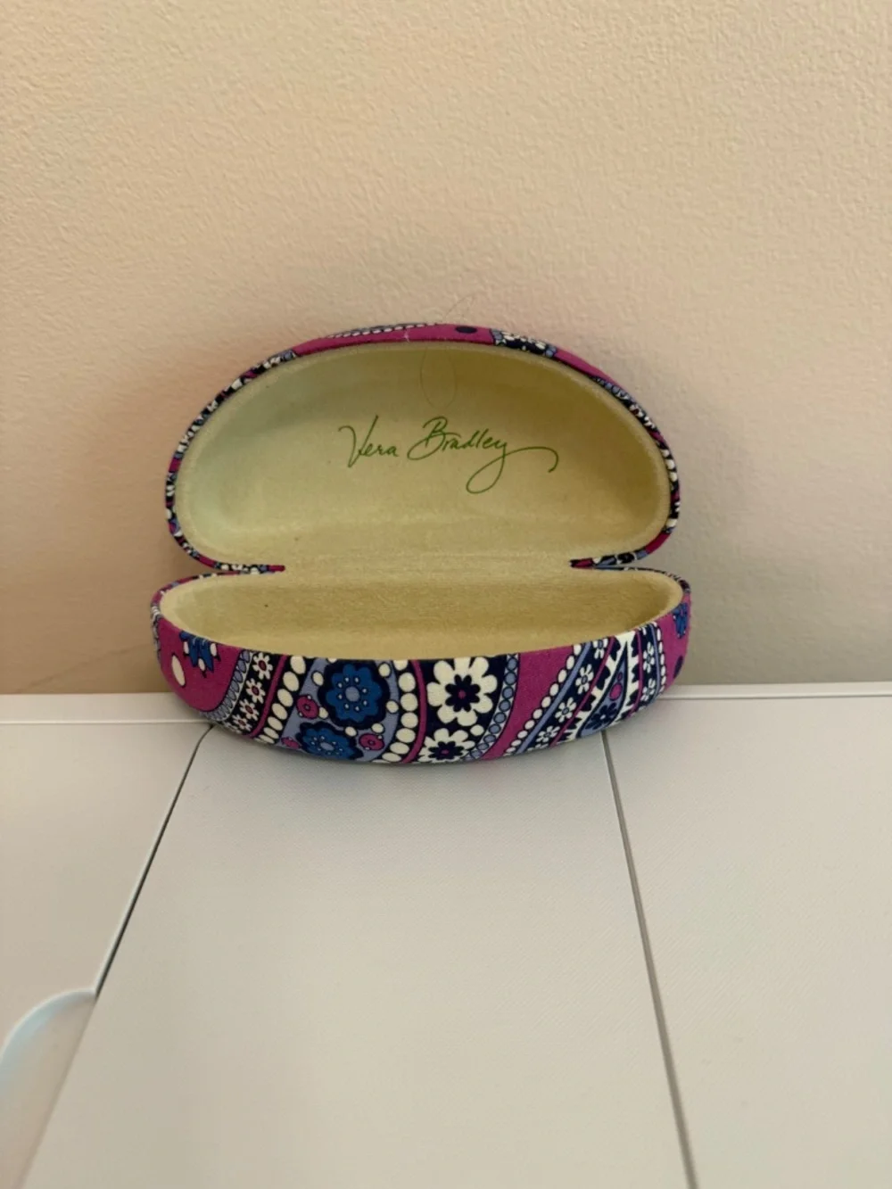 Vera Bradley clamshell‎ hard eyeglass case in retired Boisonberrypattern